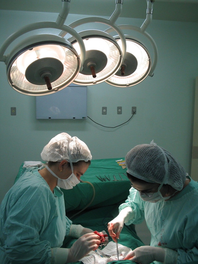 Транскатетрная имплантация аортального клапана ассоциирована с повышенным риском ишемического и геморрагического инсульта